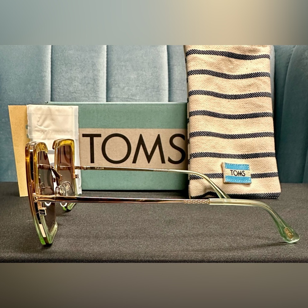 Brand New TOMS “Tulum” Bright Gold Laminate Gradient Brown Oversized Sunglasses - Picture 3 of 8